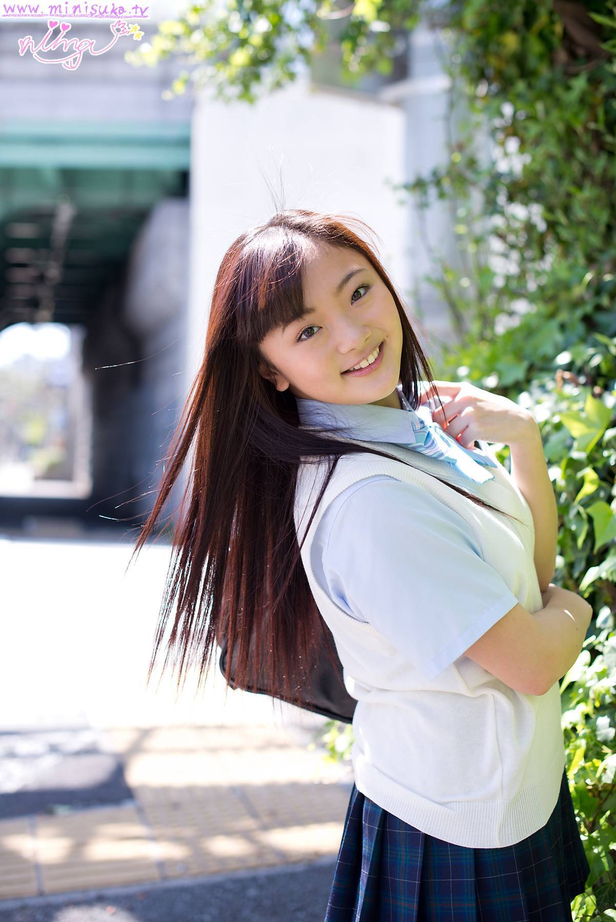 [Minisuka.tv] 2013.04.26 愛沢新菜 Niina Aizawa